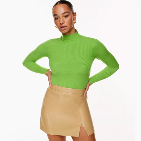 Wilfred Trilogy Turtleneck | Ribbed Turtleneck - Picture 1 of 11